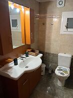 Olive Gem 2-bed Apt Sleeps 4 With Fireplace
