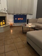 Olive Gem 2-bed Apt Sleeps 4 With Fireplace