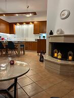 Olive Gem 2-bed Apt Sleeps 4 With Fireplace