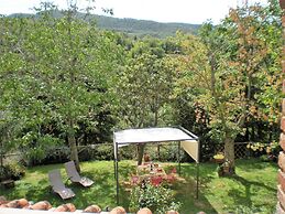 Farmhouse in Cortona With Pool