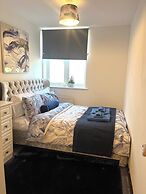 Beautiful 2 - Bed Apartment in Aylesbury