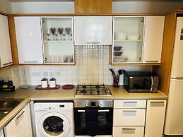 Beautiful 2 - Bed Apartment in Aylesbury