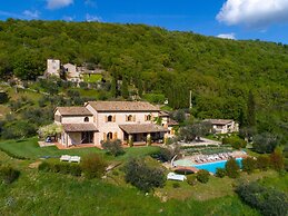 Villa in Umbria With Private Saltwater Pool
