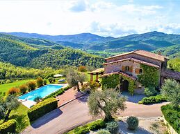 Villa in Umbria With Private Saltwater Pool
