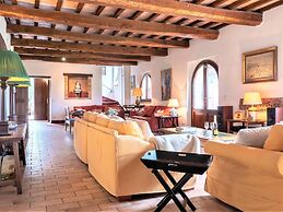 Villa in Umbria With Private Saltwater Pool