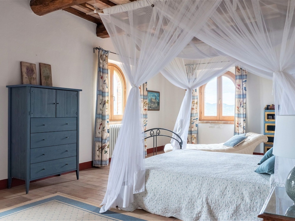 Villa in Umbria With Private Saltwater Pool