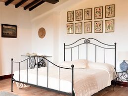 Villa in Umbria With Private Saltwater Pool