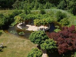 8 Bohler Brise Modern Retreat