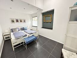 Milan Modern Retreat