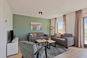 Your Coastal Retreat With Pool