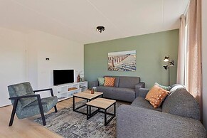 Your Coastal Retreat With Pool
