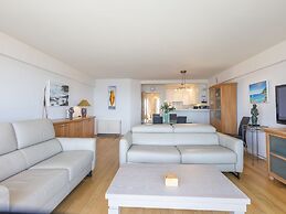 Apartment With 2 Bedrooms and sea View