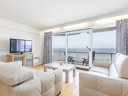 Apartment With 2 Bedrooms and sea View