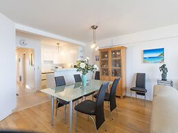 Apartment With 2 Bedrooms and sea View