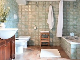Villa in Umbria With Private Pool & Valley Views