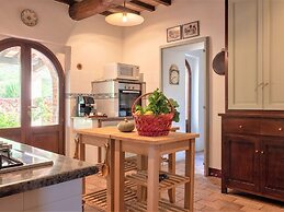 Villa in Umbria With Private Pool & Valley Views