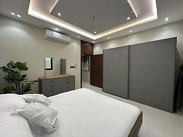 Foothills Luxury Residence