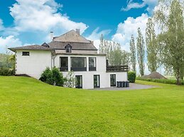 Villa in Ardennes With Sauna and Jacuzzi