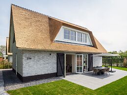 New Thatched Villa Near the Beach