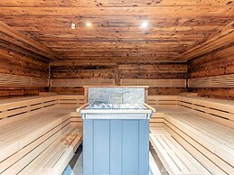 Large Chalet With Carmine and Wellness Area