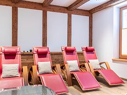 Large Chalet With Carmine and Wellness Area