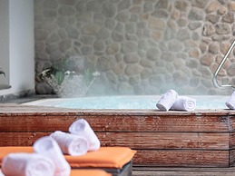 Large Chalet With Carmine and Wellness Area