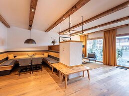 Large Chalet With Carmine and Wellness Area
