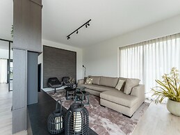 Villa With Sauna and Heated Pool Near Harderwijk