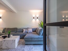 Luxury Villa With Pool & Sauna Kortrijk