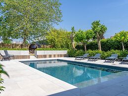 Luxury Villa With Pool & Sauna Kortrijk