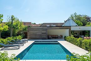 Luxury Villa With Pool & Sauna Kortrijk
