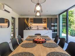 Luxury Villa With Pool & Sauna Kortrijk