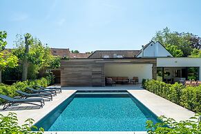 Luxury Villa With Pool & Sauna Kortrijk