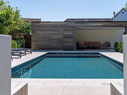Luxury Villa With Pool & Sauna Kortrijk
