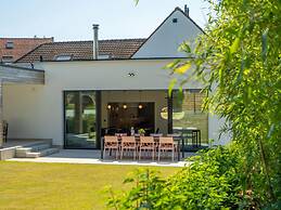 Luxury Villa With Pool & Sauna Kortrijk