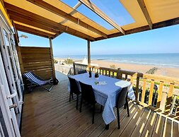 Seaside Comfort With Parking