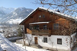 Flat in Mittersill Near Ski Slopes