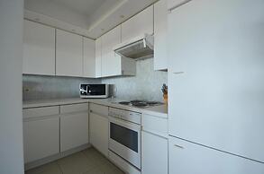 Modern Apartment for 4 People With View
