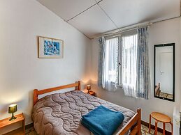 Cottage With Swimming Pool and Activities