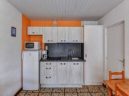 Cottage With Swimming Pool and Activities