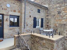 Renovated Farmhouse Escape