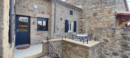 Renovated Farmhouse Escape