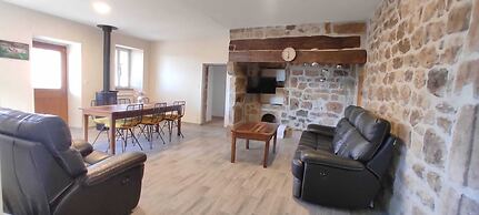 Renovated Farmhouse Escape