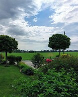 Garden Magic Comfortable Holiday Residence