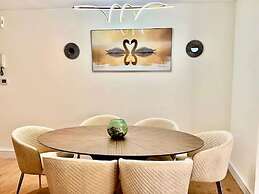 2BR Luxury Apartment Marina View