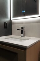Lift Hotel