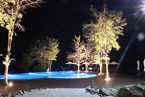 Happiness Long Bridge Resort