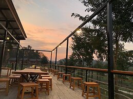 Happiness Long Bridge Resort