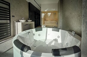 Agora Wellness suites