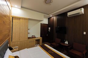 LuckyStar Hotel